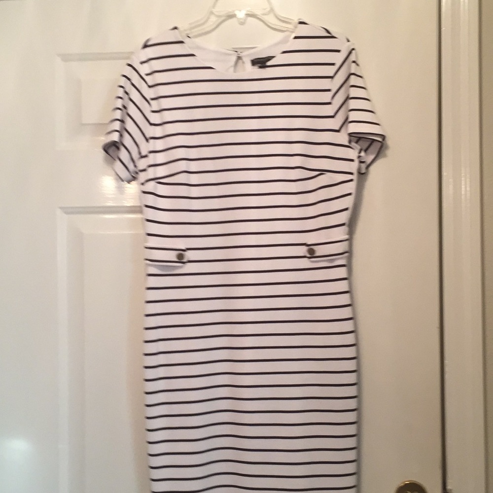 Banana Republic White and black dress